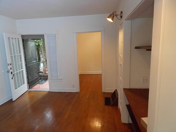 4th image of 7228 Fountain Ave #5