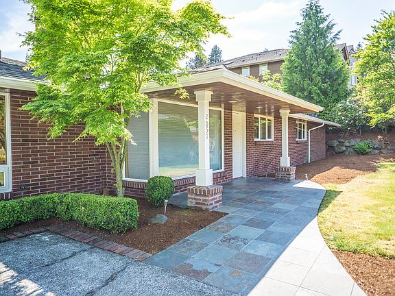 3rd image of 2051 102nd Ave NE