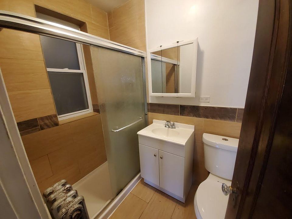 1st image of 4541 W Barry Ave #1