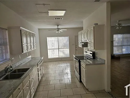 4 bed, 2031 sqft, $2,800 — Photo 4