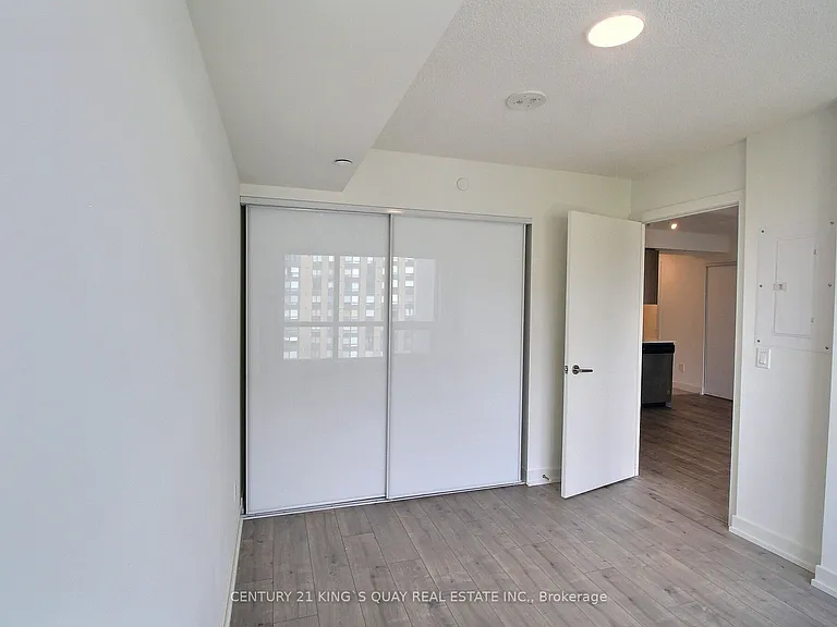10 Wilby Cres #907 — Photo 14