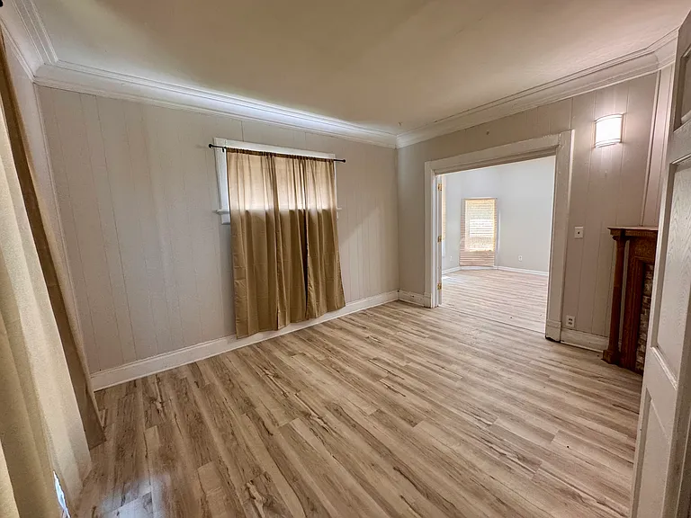834 College Ave — Photo 25