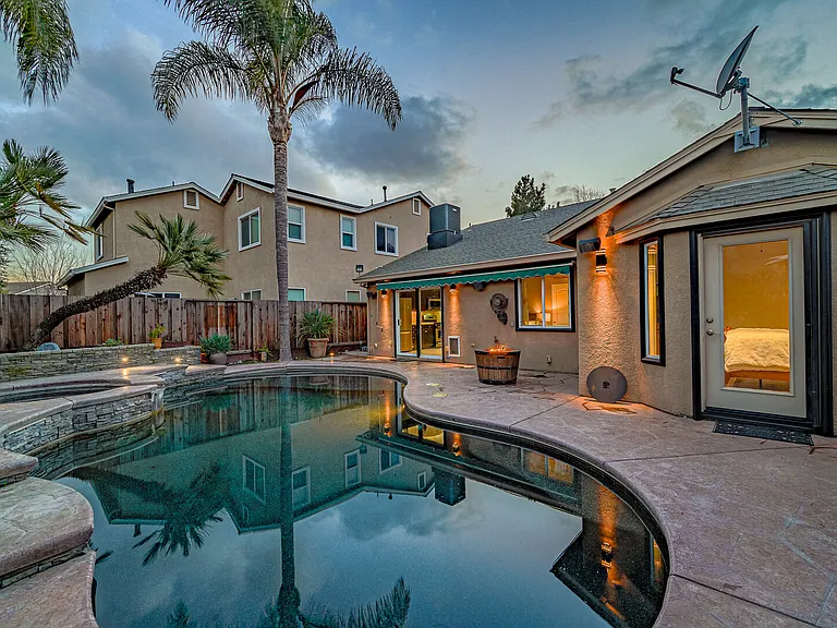 Montara Dr — Photo 27