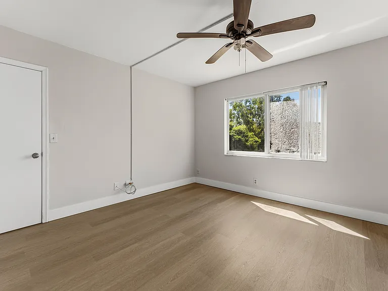 1638 Embassy Dr #208 — Photo 23