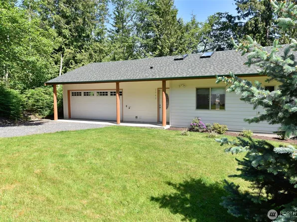 2940 Cedar Avenue, Lummi Island, WA 98262