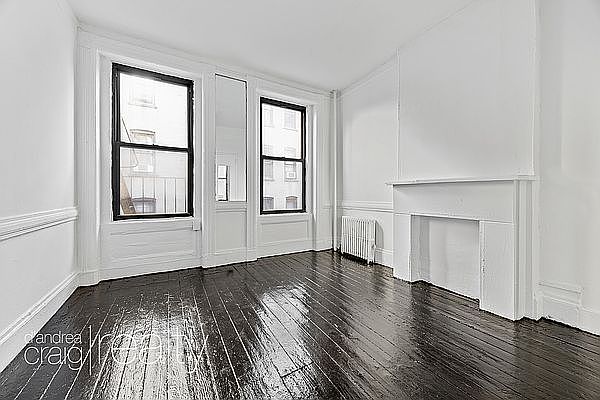 1st image of 227 E 28th St #3D