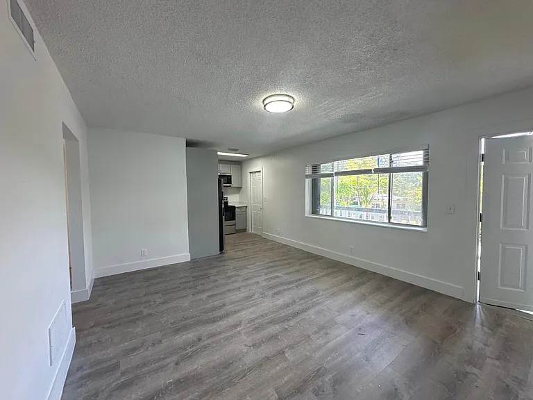 2401 NW 9th Ave — Photo 2