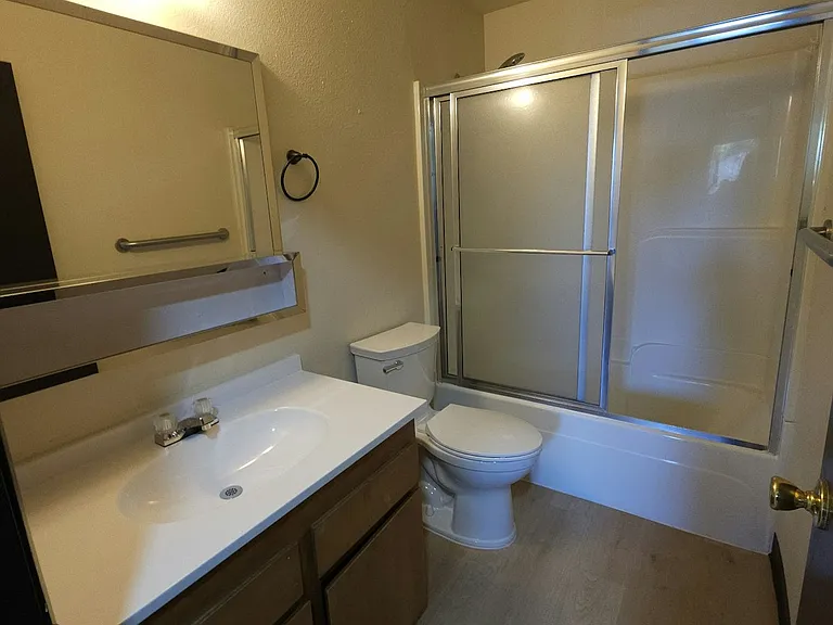 2550 Lee St SE — Photo 10