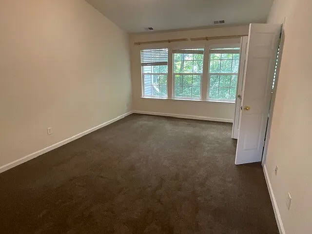11715 Harsworth Ln — Photo 8