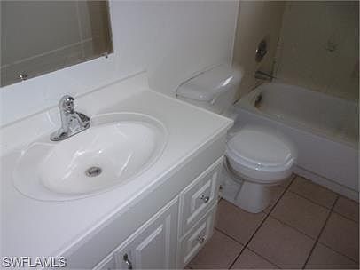 3rd image of 1011 SE 24th Ave