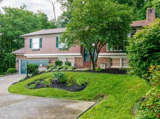 1216 Constitution Dr, Louisville, KY 40214