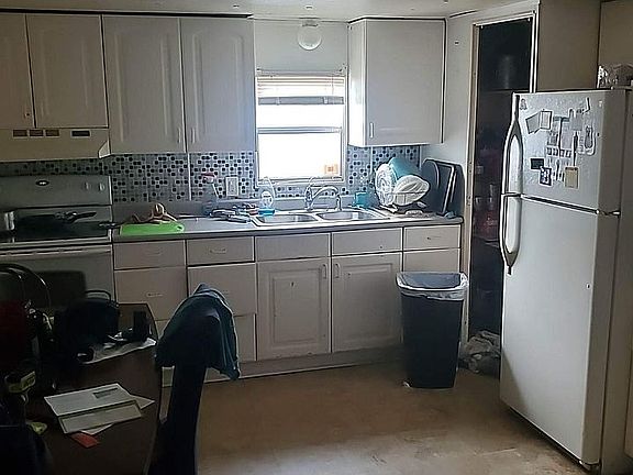 4th image of 3035 66th Ave N