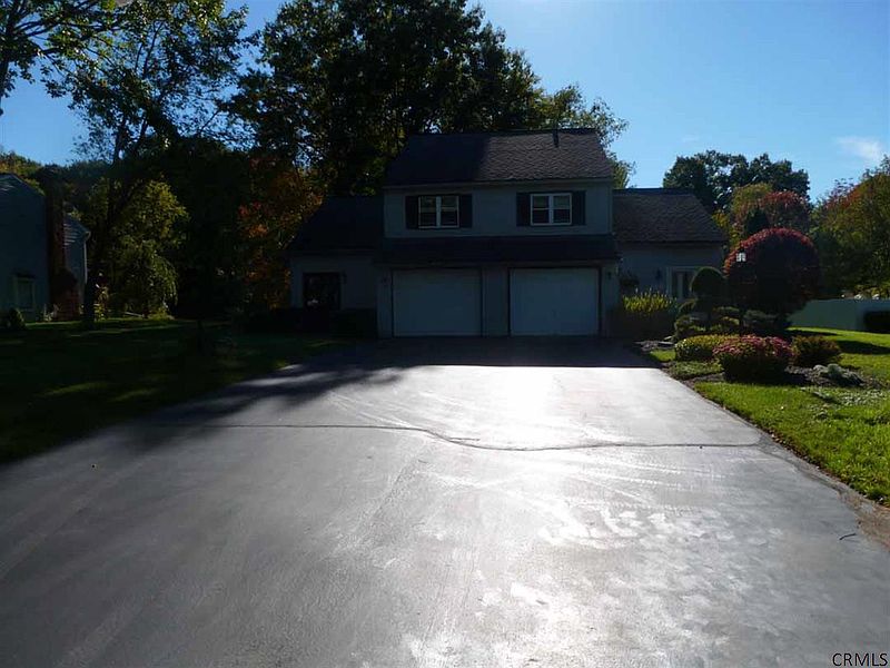 3rd image of 24a WOODCLIFFE Drive