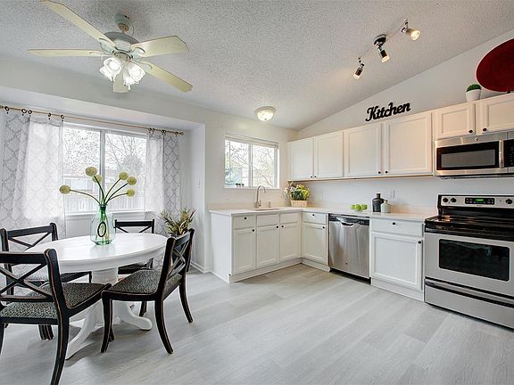 4th image of 9687 Newcastle Dr