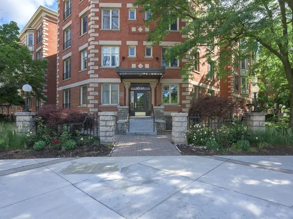 460 Wellington St #205, London, ON N6A 3P8