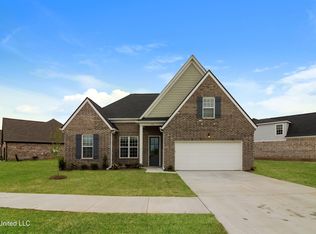 9308 Lakeside Cir S, Walls, MS 38680