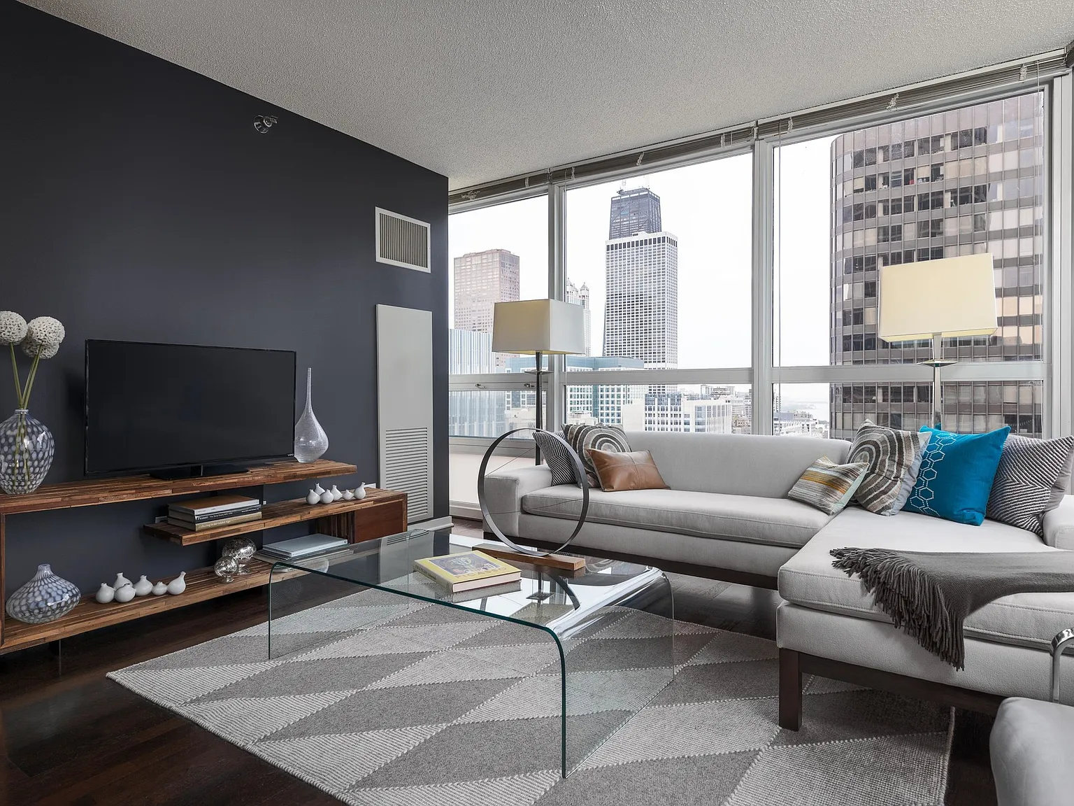 Studio, 1.0 bath, 585 sqft, $2,675 — Photo 4