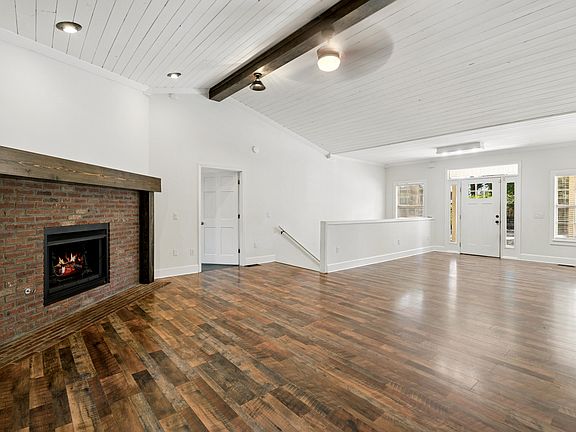 5th image of 115 Steves Pl