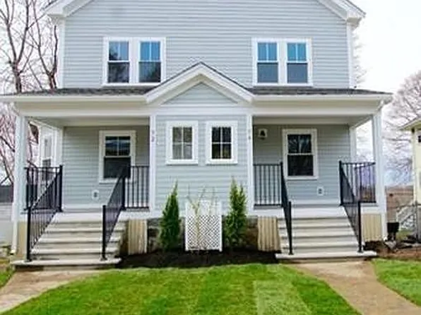 74 Manthorne Rd, West Roxbury, MA 02132