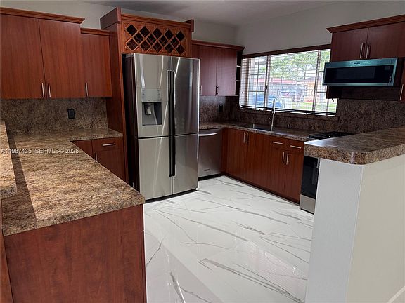 5th image of 11602 NW 58th Ave