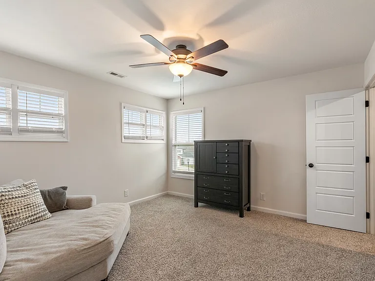 412 Hillside Dr — Photo 13