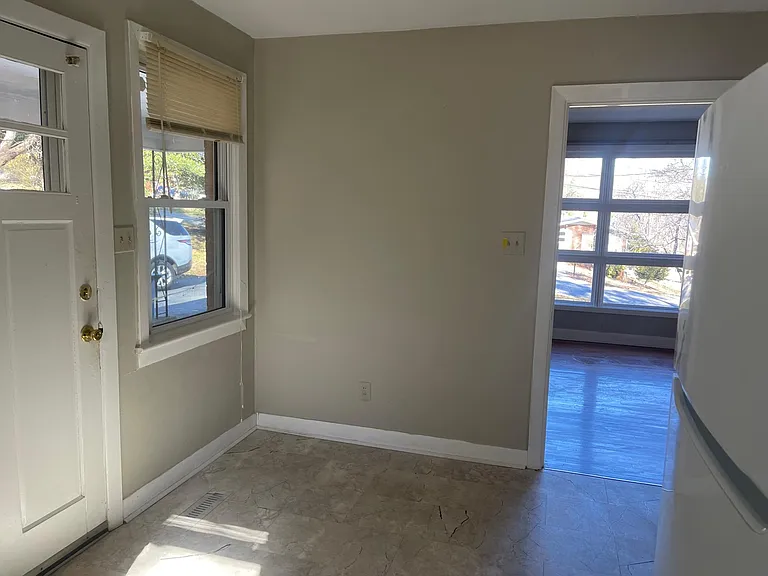 634 23rd Ave NE — Photo 9
