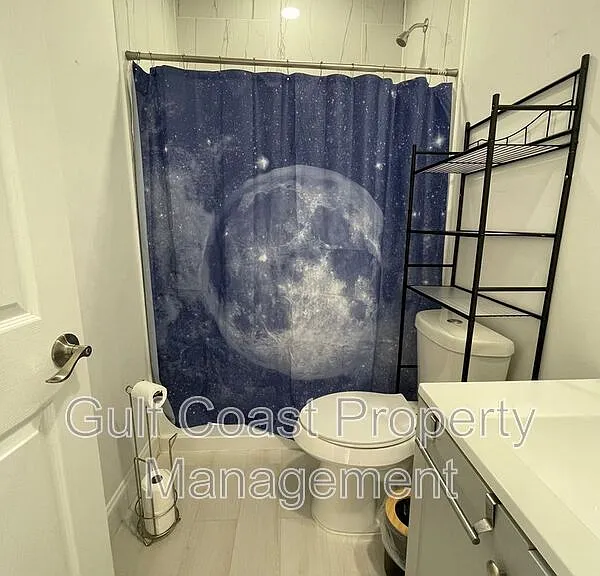 681 Windermere Dr — Photo 22