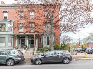 27 Deering St, Portland, ME 04101