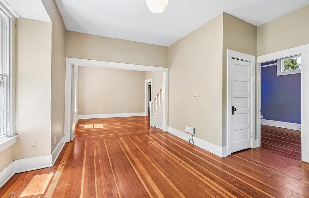 3 bed, 1200 sqft, $2,400 — Photo 2