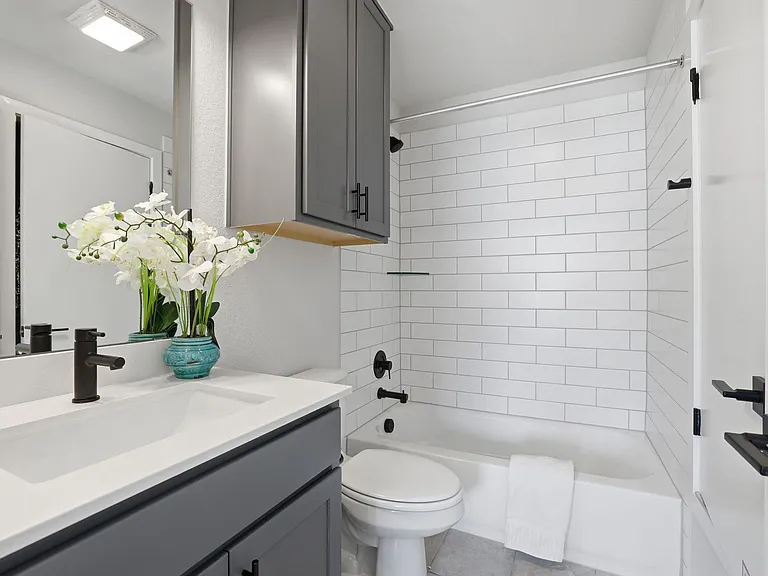 905 Pullman St — Photo 15