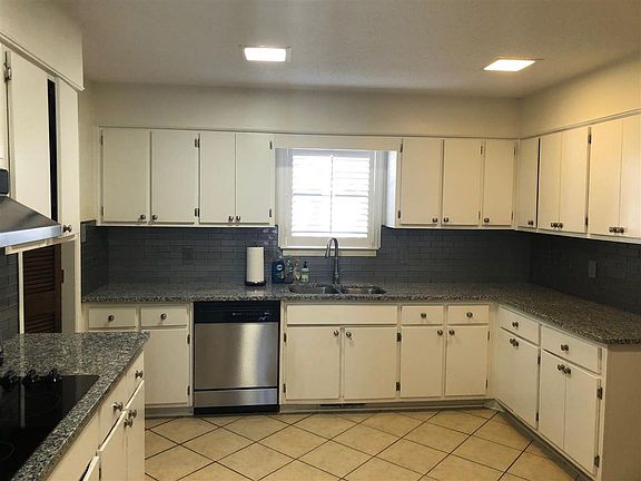 5th image of 1860 River Valley Dr