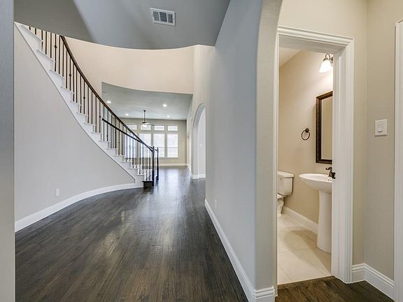 3rd image of 6319 Teresa Ln