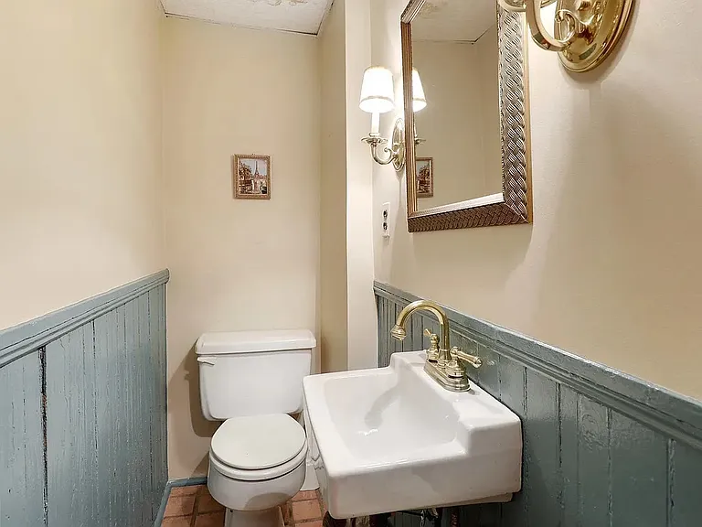 1618 Shakespeare St — Photo 10