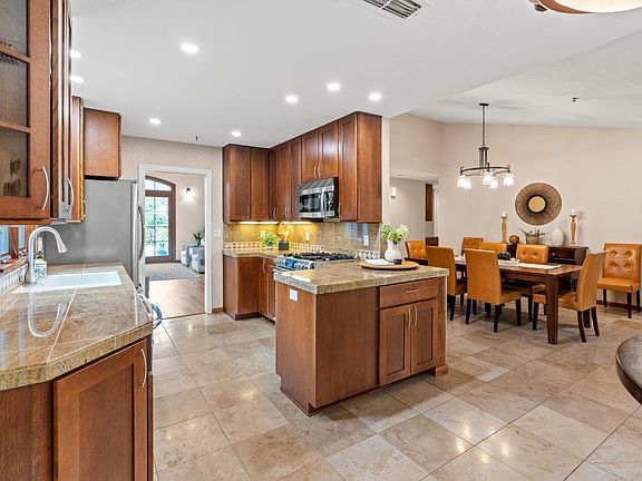 3rd image of 1169 Westview Drive