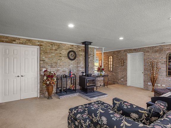 14th image of 525 O'B Davis Rd