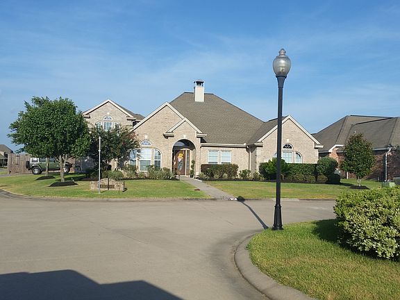 2nd image of 2490 Amberwood Dr