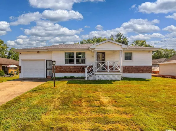 1203 W White St, Marion, IL 62959