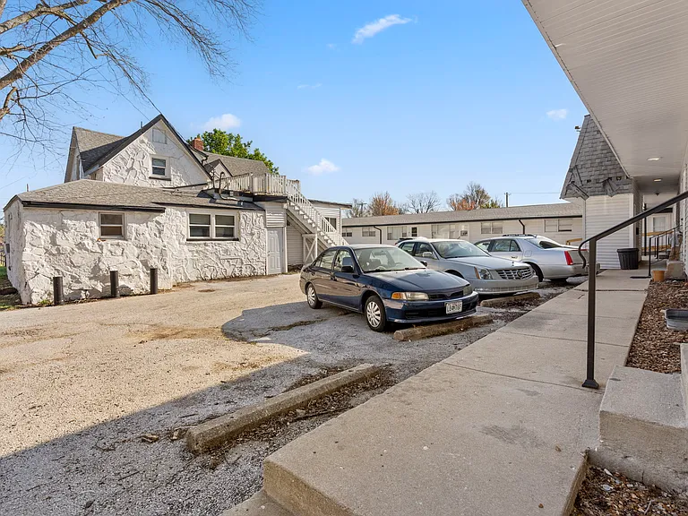 420 W Normal St — Photo 17