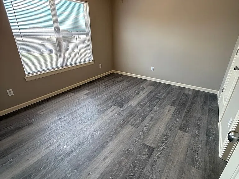 9004-9006 Sandra Way — Photo 16