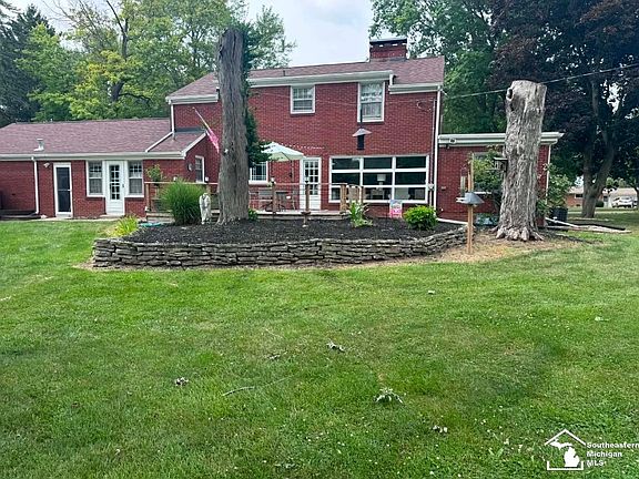 3rd image of 1365 Trenton Rd