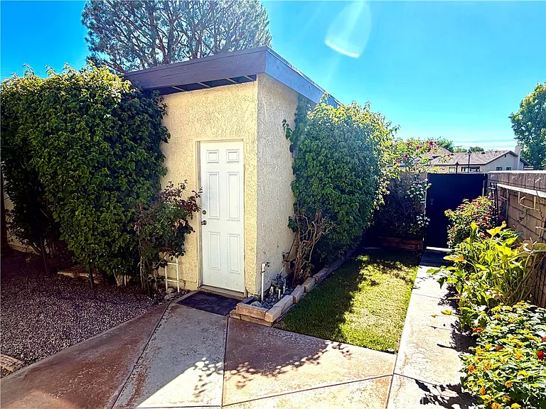 10717 Mountain View Ave — Photo 7