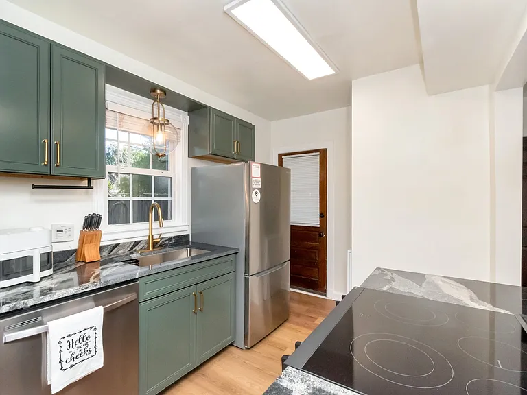 214 Upham St #8B — Photo 6