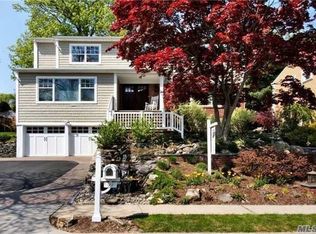 23 Barry Ln, Syosset, NY 11791