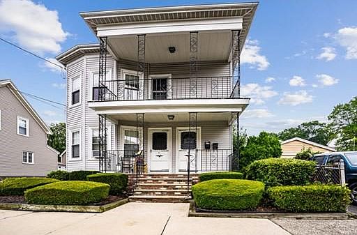 1st image of 57 Herschel St #59