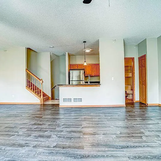 3505 Abercrombie Ln — Photo 4