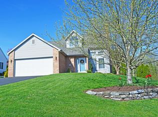 11 W View Dr, Akron, PA 17501