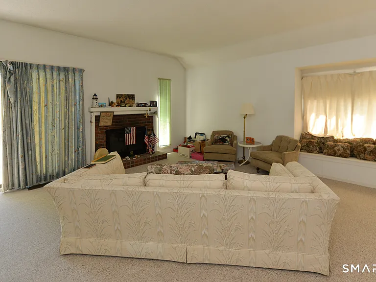 548 Heritage Vlg #A — Photo 3