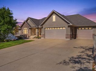 1553 Oakview Dr, Logan, UT 84321