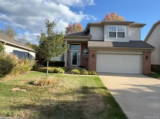 3141 Bridlewood Dr, Rochester, MI 48306