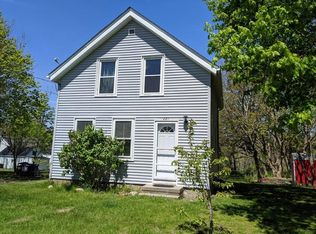 221 Sprague St, Portsmouth, RI 02871